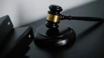 На Одещині чоловік вдерся до будинку та зґвалтував 9-річну дівчинку - фото