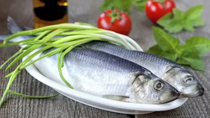 Знаючи цю хитрість, завжди будете купувати оселедець з ікрою: ось головна ознака - фото