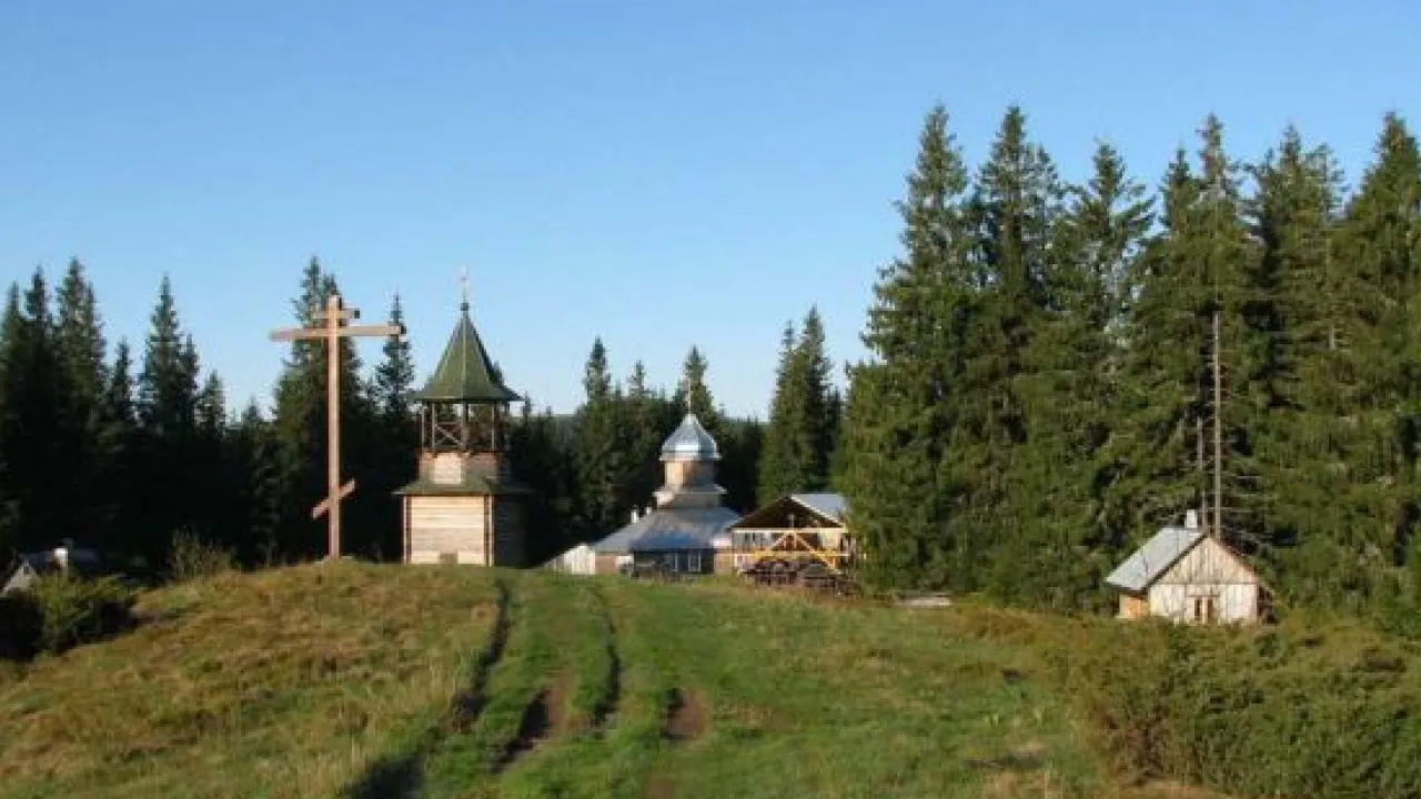 На Франківщині чоловік викрав авто, щоб привезти в монастир козу 