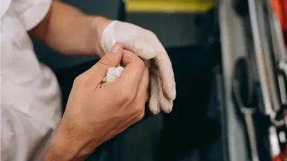 На Львівщині лікарі «швидкої» врятували школяра, у якого під час уроків зупинилося серце - фото