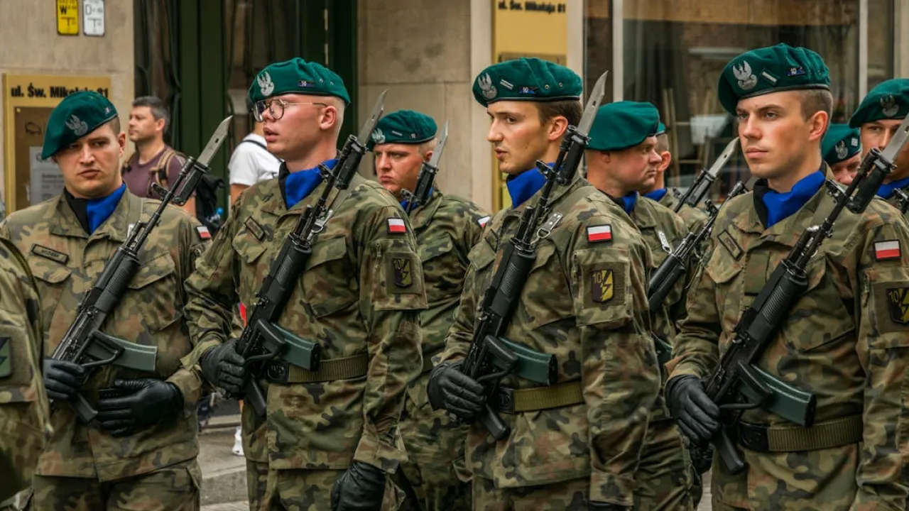 Польща готова відправити миротворців до України, але є умова 