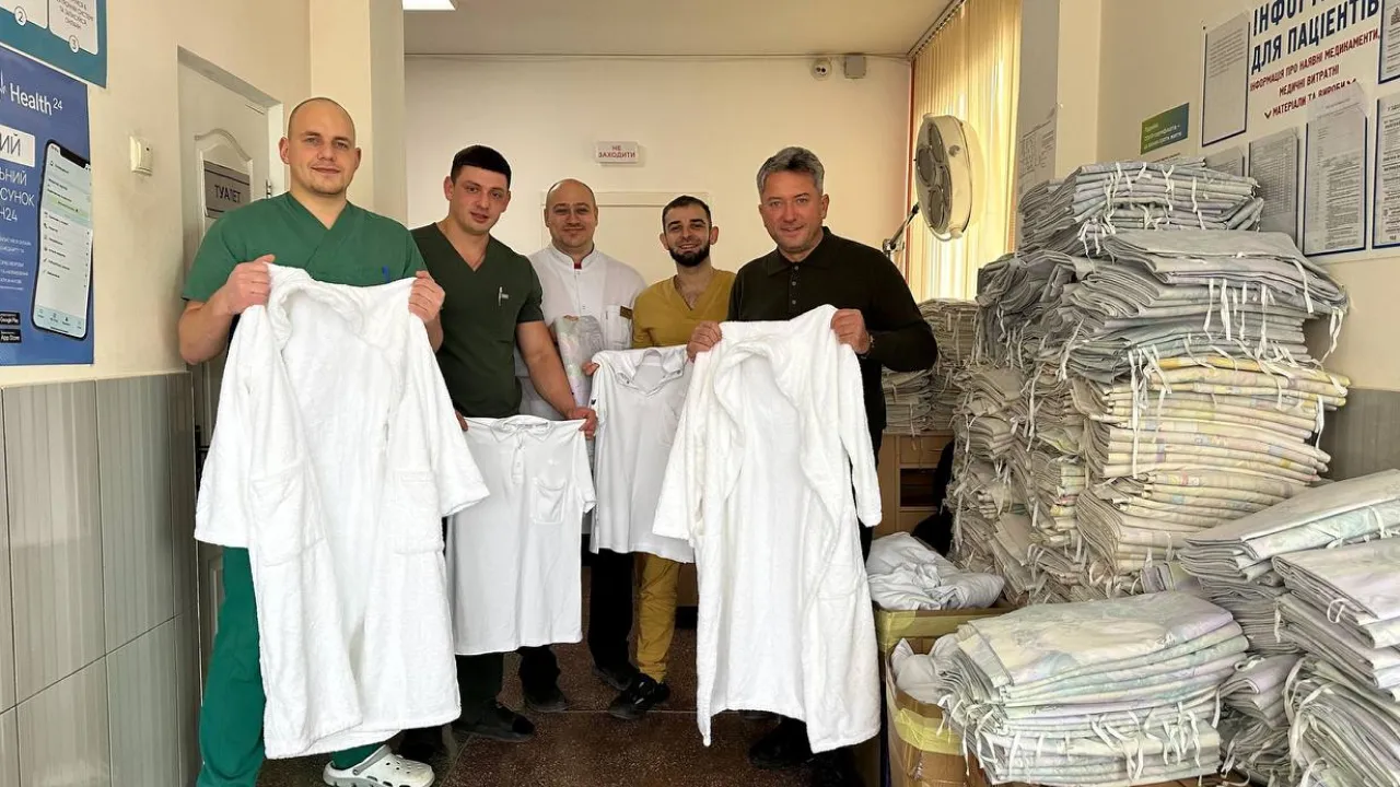 Здолбунівська лікарня отримала від меценатів 700 комплектів постільної білизни, медодяг та меблі (ФОТО) 