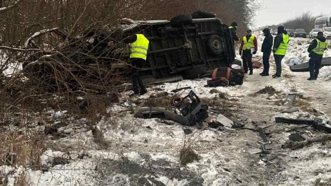 На Львівщині трапилася масштабна ДТП : семеро загиблих 