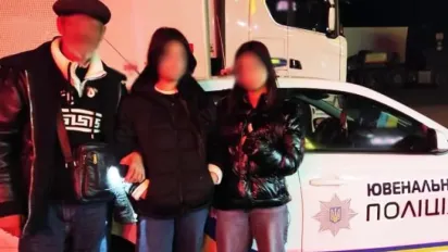 На Житомирщині повернули додому двох дівчат-підлітків, які намагалися втекти за кордон - фото