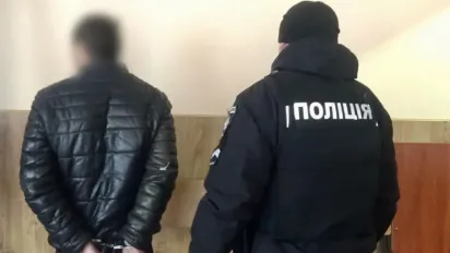 На Київщині чоловік катував 4-річну доньку своєї дівчини - фото