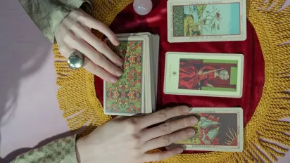 Гороскоп на 24 грудня за картами Таро для всіх знаків Зодіаку - фото