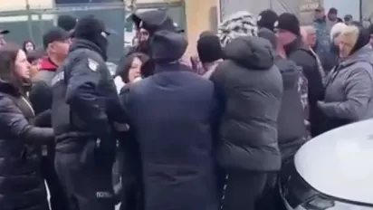 У Львові, щоб мобілізувати одного чоловіка виїхало вісім екіпажів поліції - фото