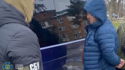 На Буковині лікар виготовив фіктивну інвалідність для 60 військовозобов'язаних - фото