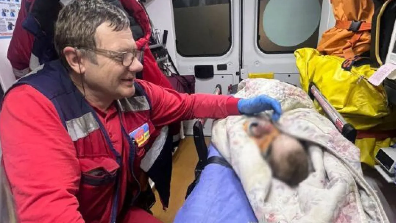 У Києві 16-річна мати на кілька днів залишила немовля у зачиненій квартирі 