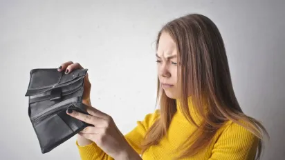 У чотирьох знаків зодіаку починається чорна смуга: кого чекають труднощі - фото