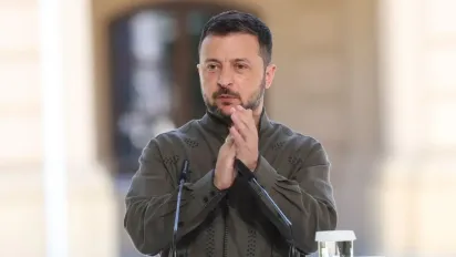 Чи довіряють українці Зеленському: результати опитування - фото