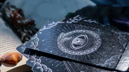 Гороскоп на 12 січня 2024 року за картами Таро для всіх знаків Зодіаку - фото