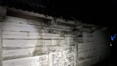 На Волині чоловіки посварилися з жінкою й вирішили спалити її будинок - фото