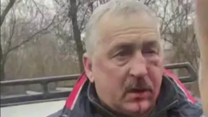 На Дніпропетровщині двоє чоловіків побили пенсіонера посеред дороги - фото