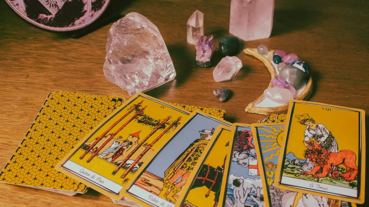 Гороскоп на 15 січня за картами Таро для всіх знаків Зодіаку 