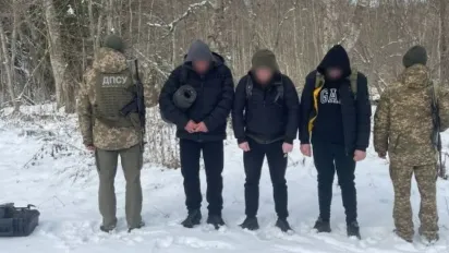 На кордоні з Румунією в горах спіймали групу чоловіків - фото