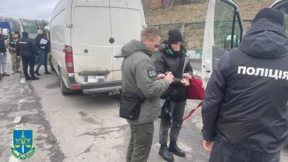 У Рівному судитимуть організаторів каналу втечі чоловіків за кордон - фото