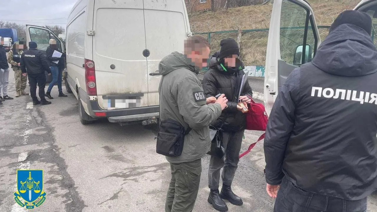 У Рівному судитимуть організаторів каналу втечі чоловіків за кордон 