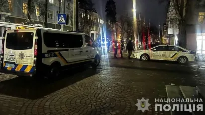 У центрі Вінниці 22-річний водій збив двох дівчат на переході - фото