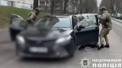 У Києві затримали рекетирів, які вимагали з лікаря неіснуючий борг - фото