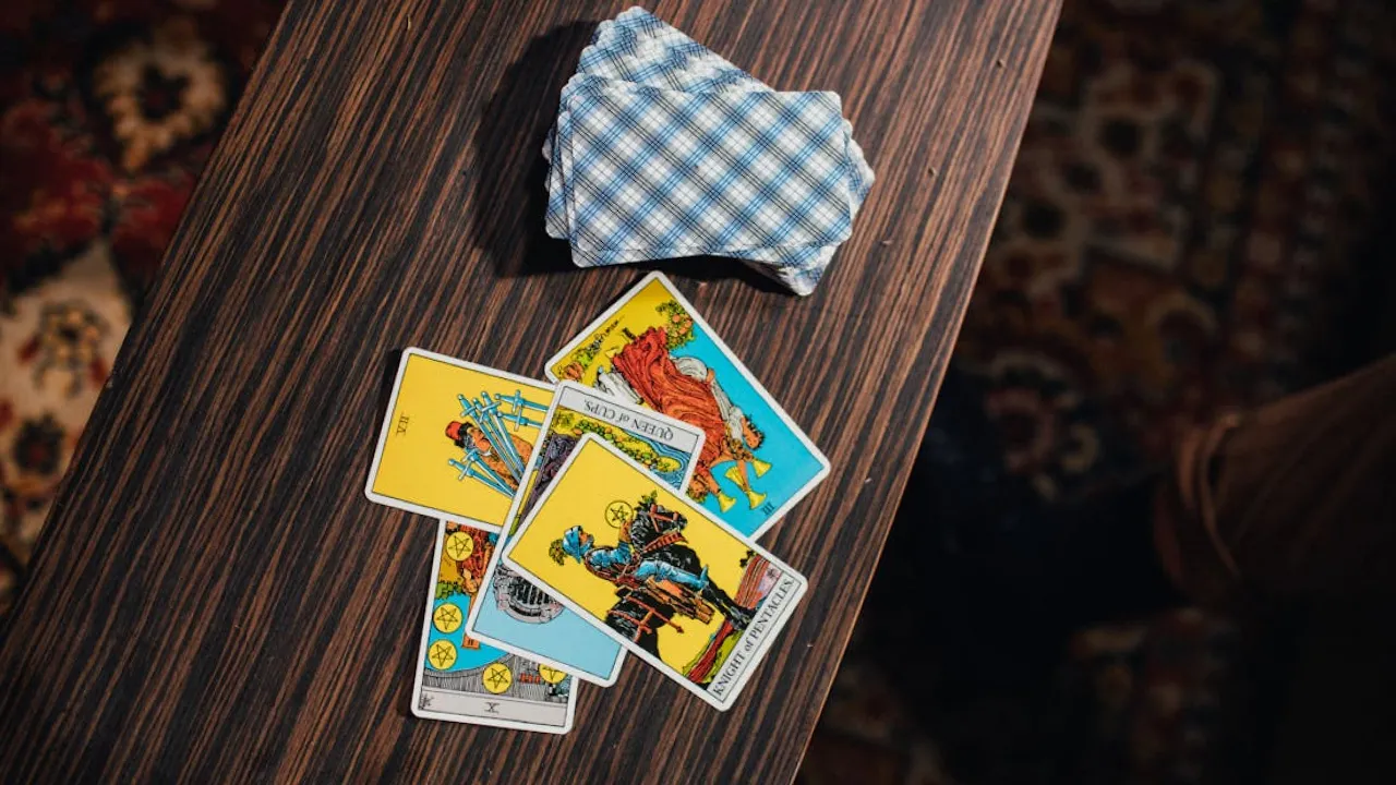 Гороскоп на 19 січня за картами Таро для всіх знаків Зодіаку 