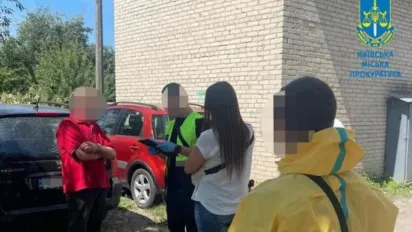 Вбивство в Києві: судитимуть чоловіка, який труїв дружину заради майна та машини - фото