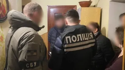 На Львівщині викрили банкірів, які вкрали понад 5 млн грн клієнтів через перевипуск карток - фото