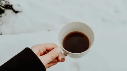 Завтра Україну охоплять дощі та мокрий сніг: де буде мокро - фото