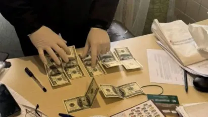 В Одесі затримали лікаря, який за 700 доларів виготовляв "липові" довідки для чоловіків - фото