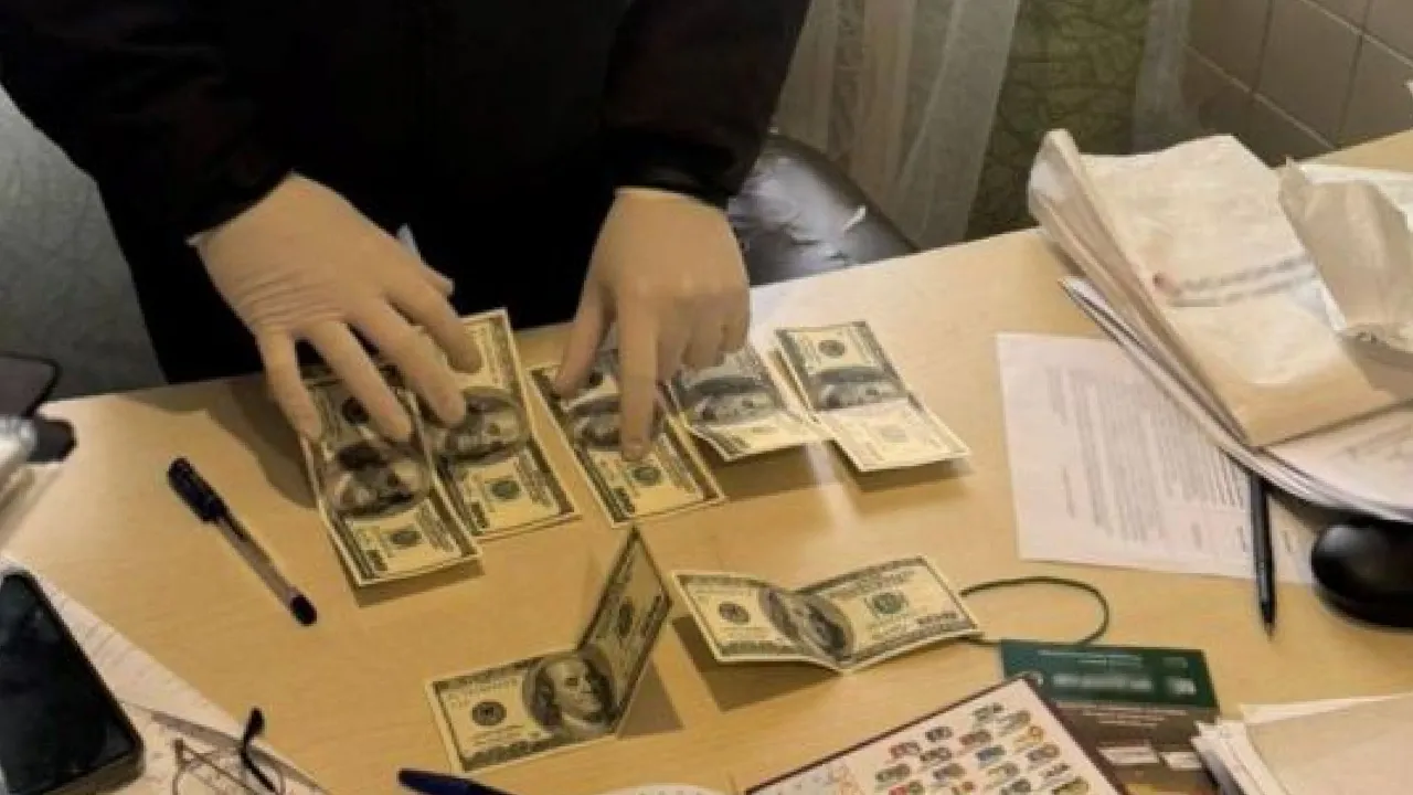 В Одесі затримали лікаря, який за 700 доларів виготовляв "липові" довідки для чоловіків 