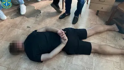 Заплатити за службу в тилу: на Дніпропетровщині медика ВЛК спіймали на хабарі - фото