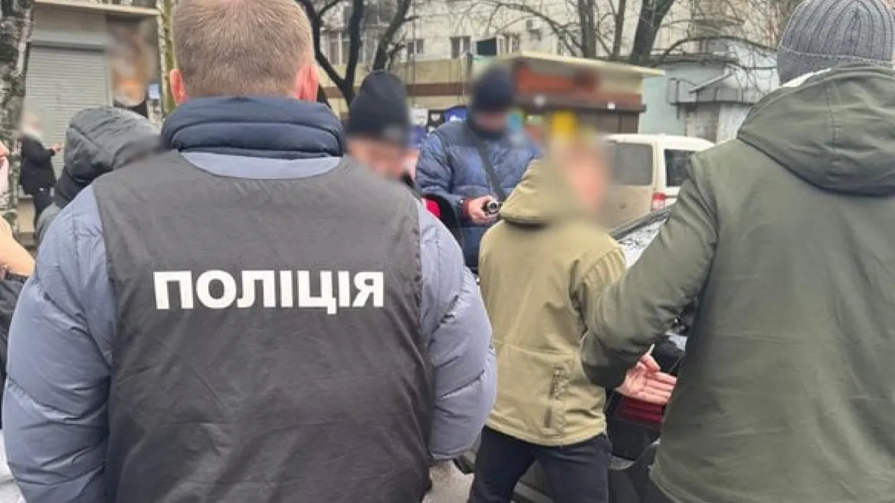 На Одещині 24-річний співробітник ТЦК продавав фіктивні повістки 