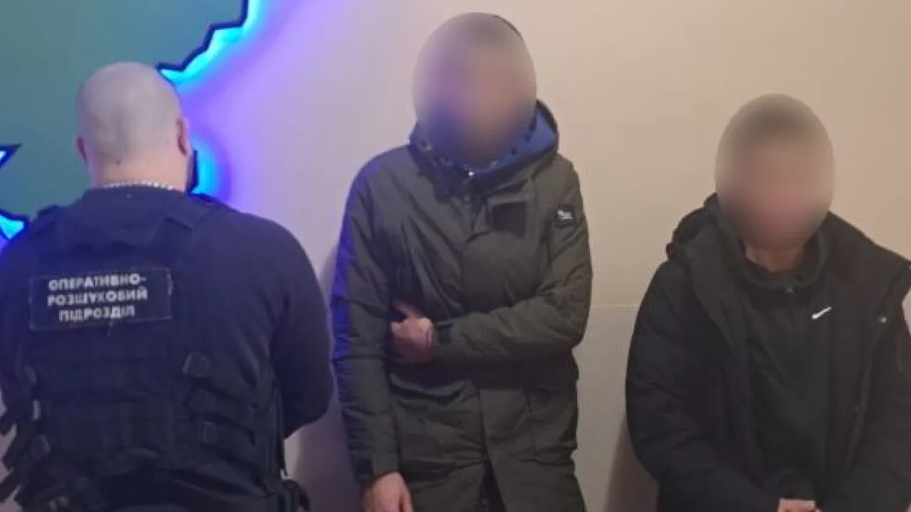 Потрапили у фотопастку: на Буковині двоє чоловіків намагались втекти до Румунії 