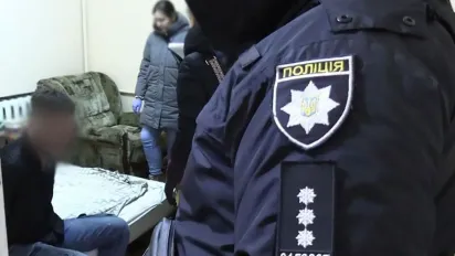 У Києві чоловік задушив товариша простирадлом - фото