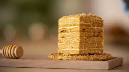 Як приготувати Медовик за 30 хвилин: два смачні рецепти - фото