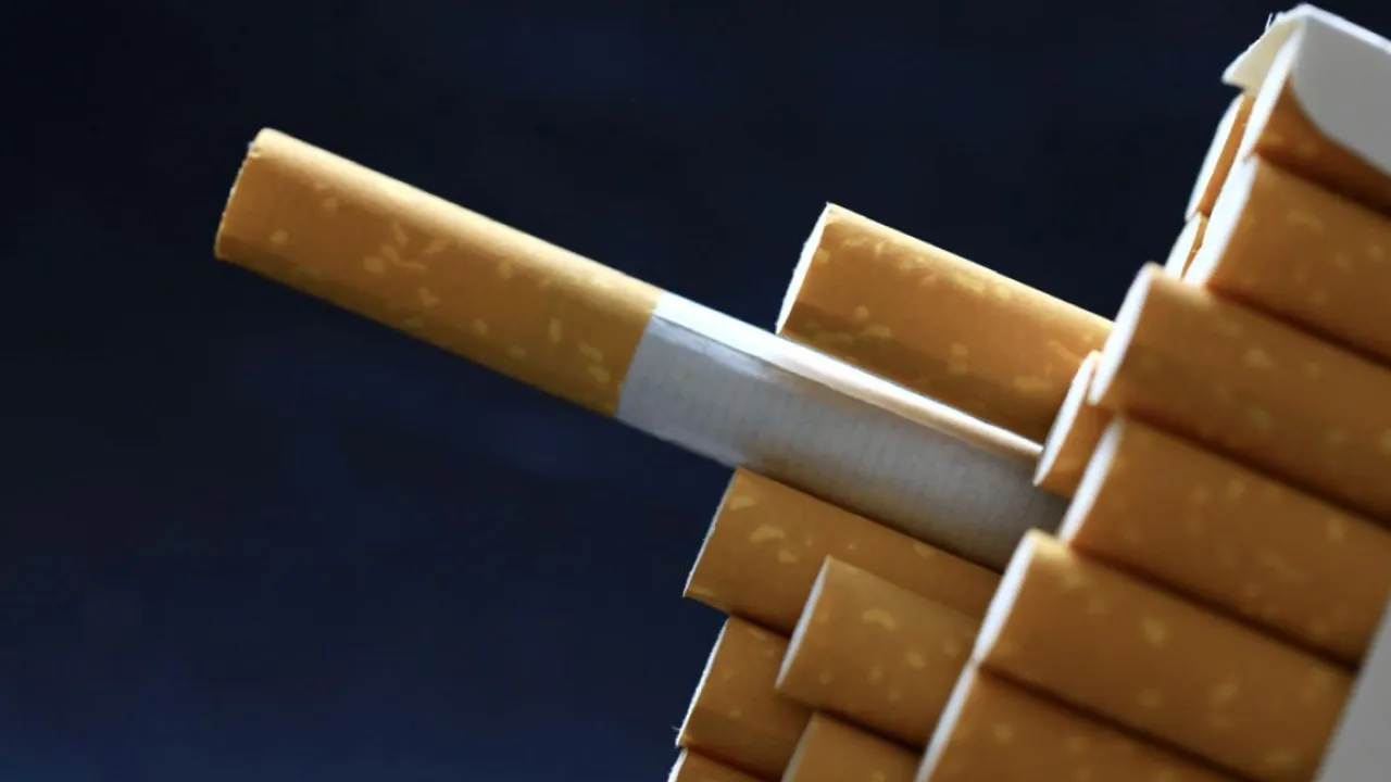 Як зростуть ціни на цигарки через нові акцизи: аналіз закону, що чекає на підпис президента 