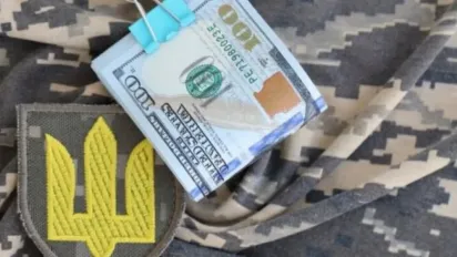 На Хмельниччині чоловік за 5000 доларів намагався підкупити працівника ТЦК - фото