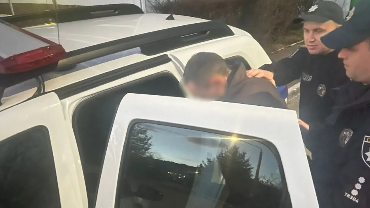 На Львівщині чоловік викрав автомобіль просто з-під магазину 