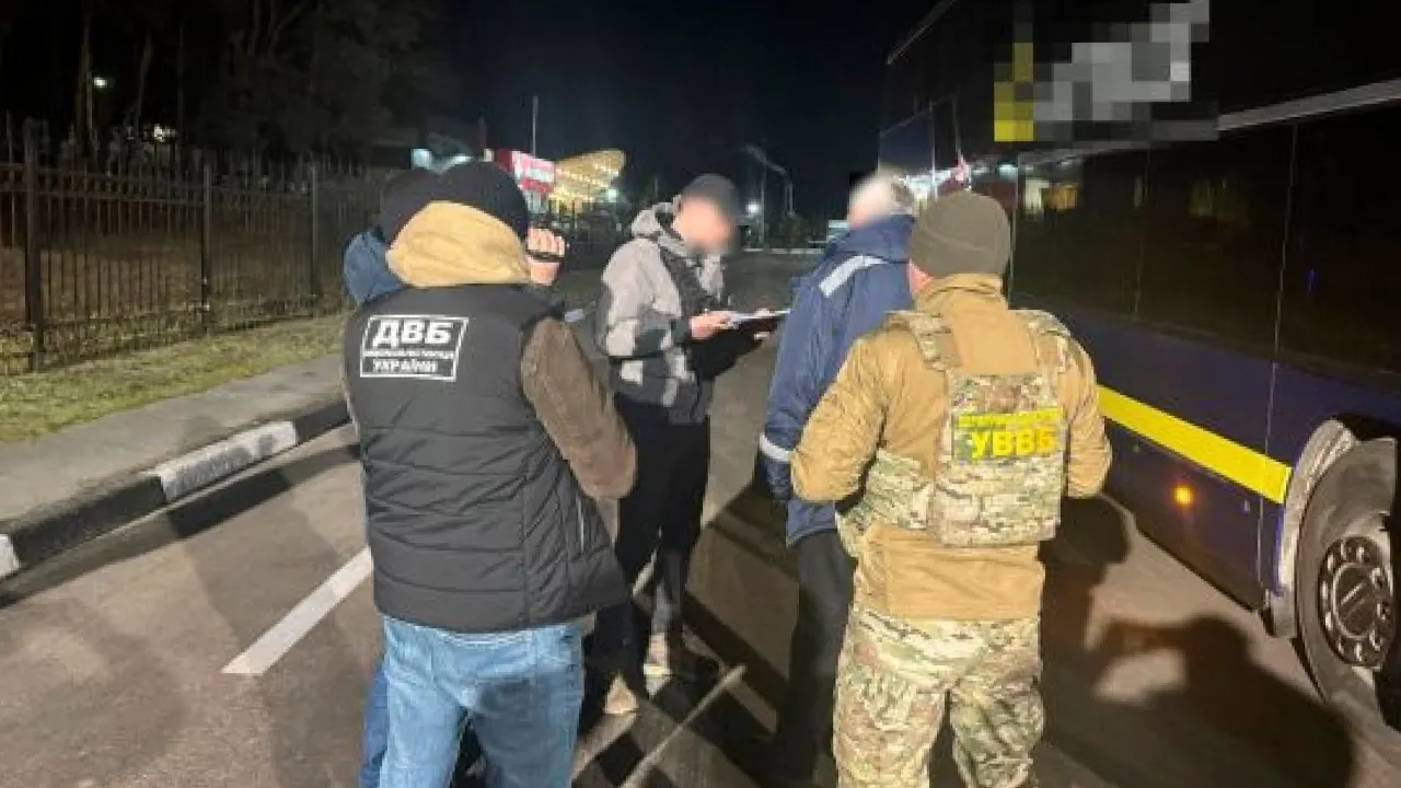 Перевозили таємних пасажирів: водії міжнародних рейсів влаштували бізнес на ухилянтах 