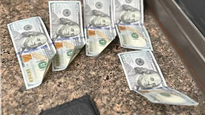 В Одесі затримали працівника ТЦК, який за гроші видаляв чоловіків із бази розшуку - фото