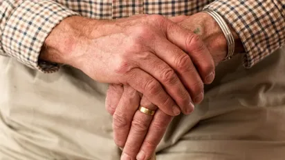 Соціальна пенсія 2025: хто і як може оформити - фото