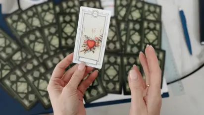 Гороскоп на 6 лютого 2025 року за картами Таро для всіх знаків Зодіаку - фото