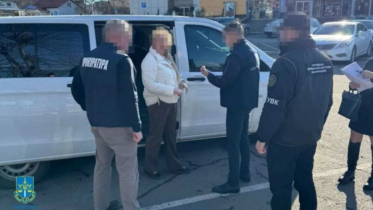 На Львівщині двоє митників пропустили контрабанди на мільйони гривень 