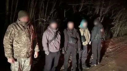 На Буковині прикордонники затримали групу чоловіків, які намагалися втекти за кордон - фото