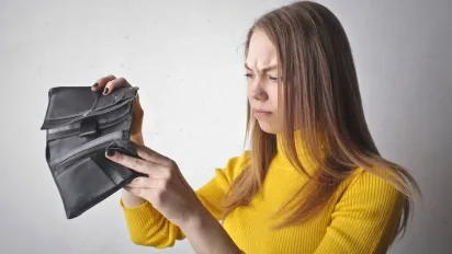 В Україні зросли зарплати в деяких професіях: хто заробляє більше, а хто - менше - фото