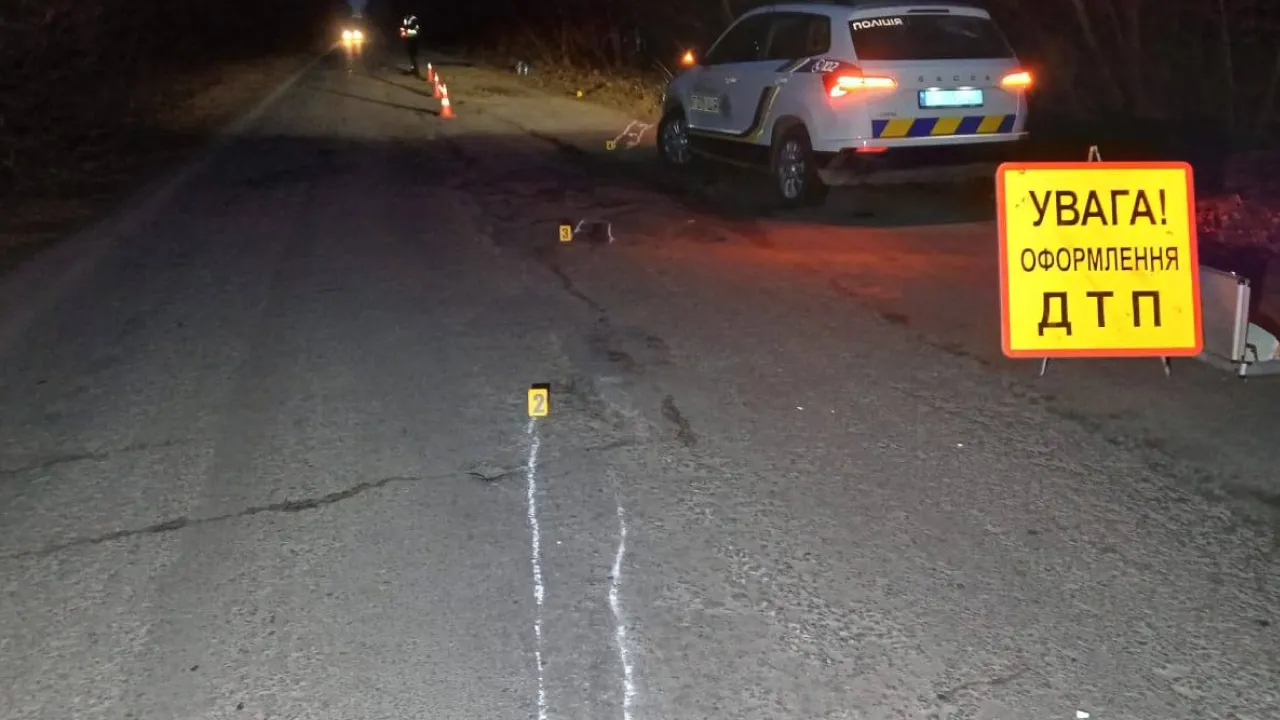 На Рівненщині авто злетіло в кювет: постраждало немовля 