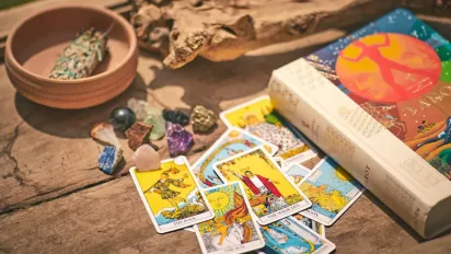 Гороскоп на 10 лютого 2025 року за картами Таро для всіх знаків Зодіаку  - фото