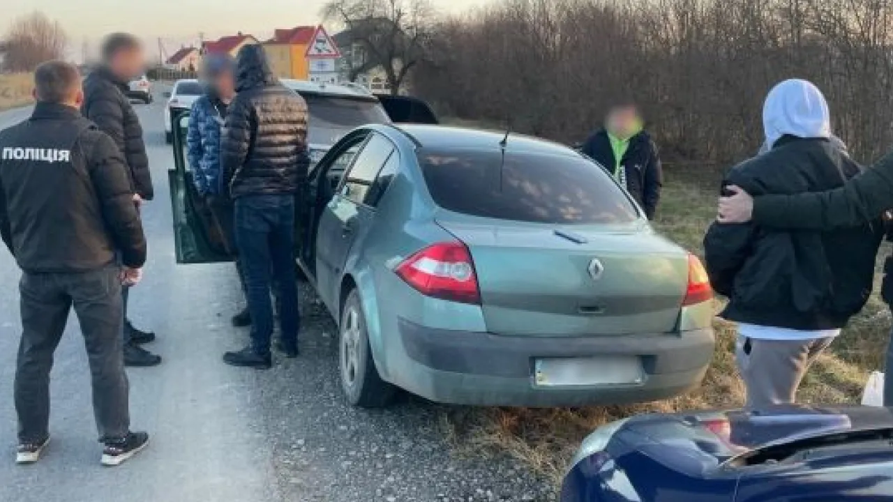 За кордон за $12 000: у Львові затримали організатора каналу переправлення чоловіків 