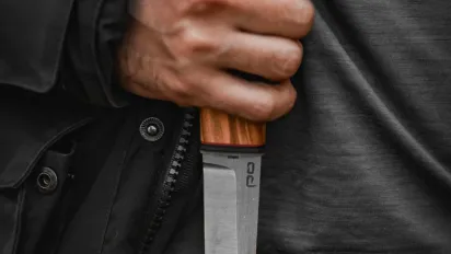 На Харківщині чоловік з ножем напав на співробітника ТЦК - фото