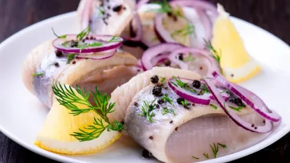 Домашній оселедець: найкращі рецепти приготування - фото